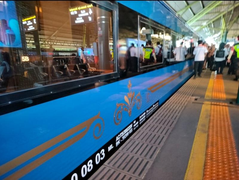 Kereta Api Anjasmoro dengan Suites Class Compartment yang eksklusif, perjalanan dari Gambir ke Surabaya Pasarturi (PP) semakin beroperasi mulai 24 Maret 2025.