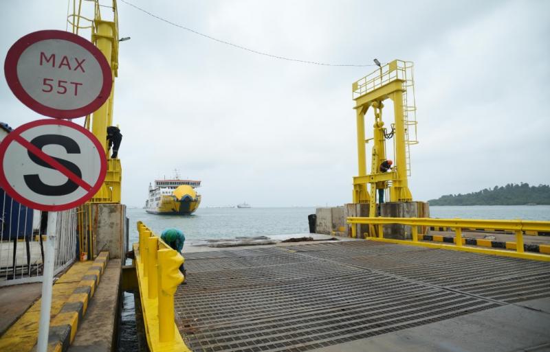Suasana di Pelabuhan Penyeberangan