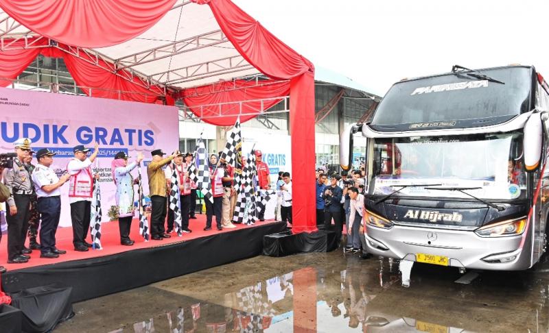 Pelepasan Mudik Gratis di Terminal Pulo Gebang