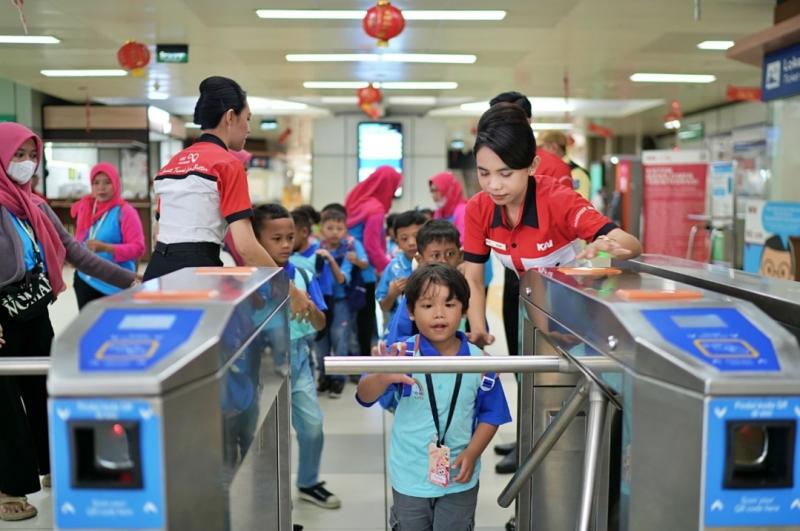 Peserta Edutrain mengenal LRT Jabobebek. (Ist)
