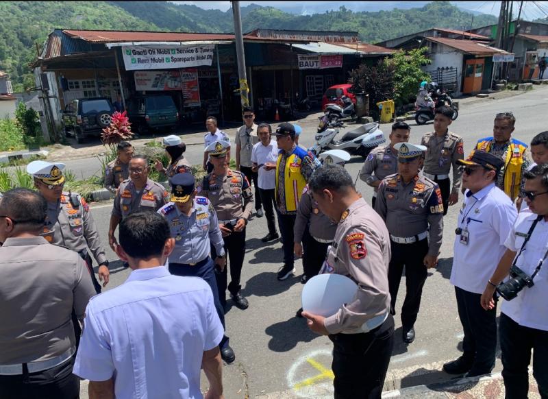 Peninjauan tkp musibah kecelakaan Bus ALS di Padang