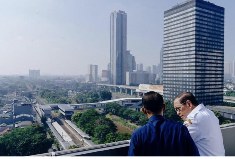 Gubernur DKI Jakarta dan Dirut MRT Jakarta di Gedung Hub Dukuh Atas