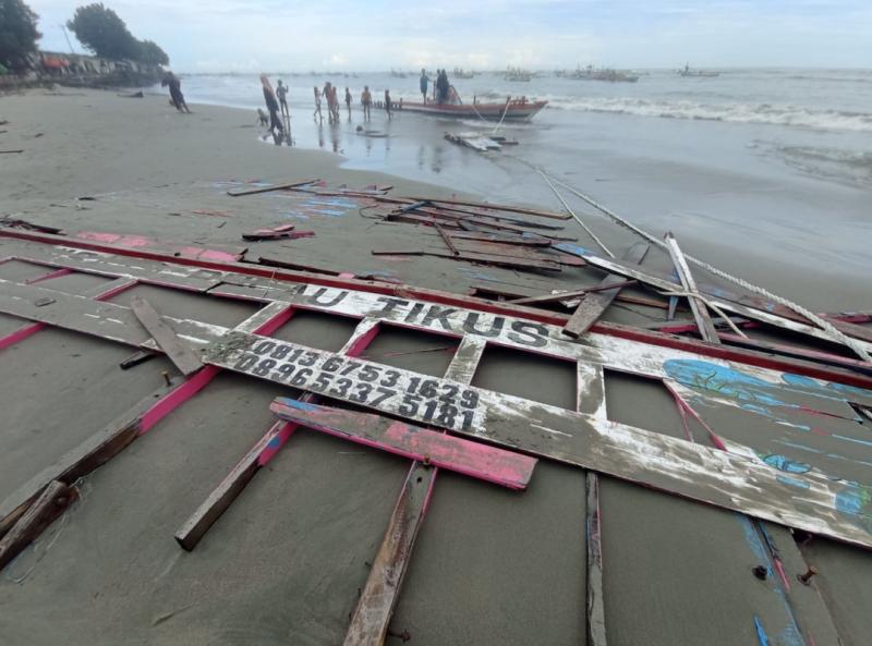Kecelakaan kapal Pariwisata di Pantai Bengkulu