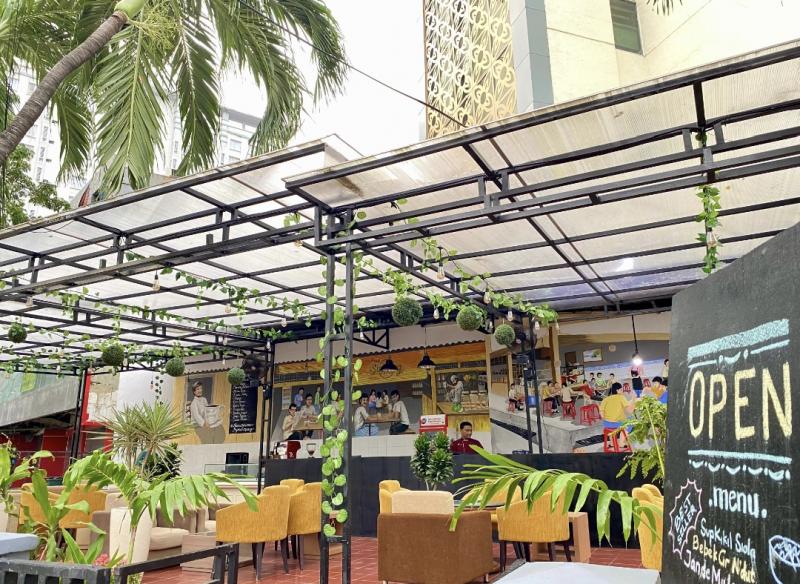 Pojok Simpang Grand Inna Tunjungan