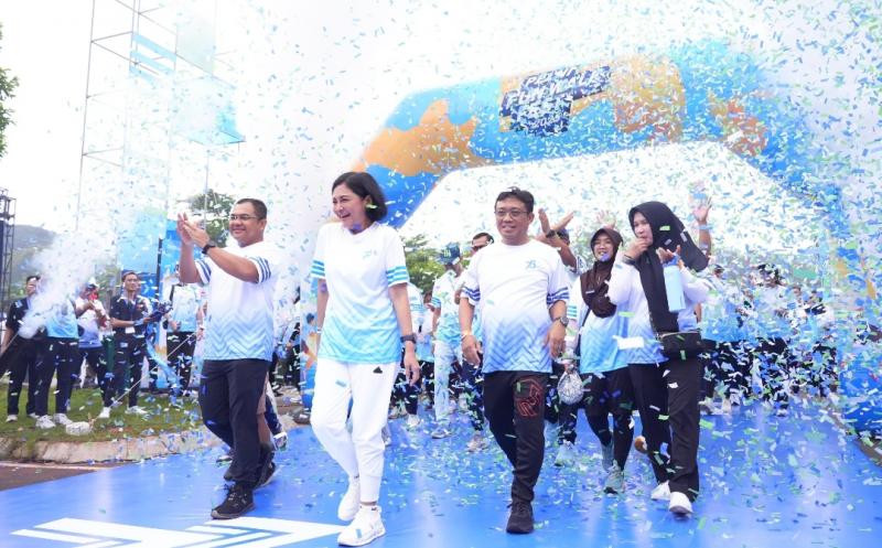 Dirut Pelni dan Dirjen Hubla di Pelni Funwalk Fest 2025