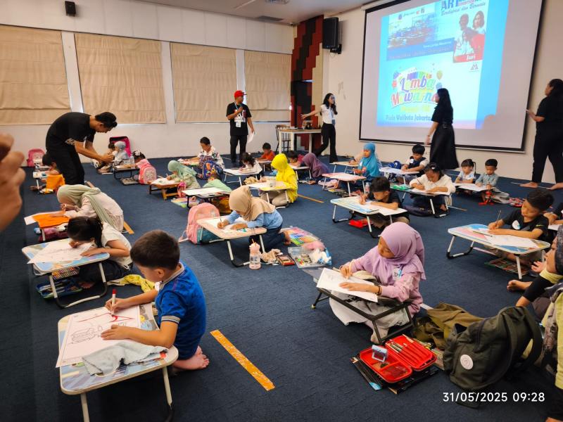 Peserta lomba lukis di Museum Maritim, Jakarta Utara. Foto istimewa/Pelindo Regional 2 Tanjung Priok 