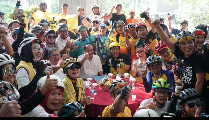 Wamenhub dan jajaran di peringatan World Becycle
