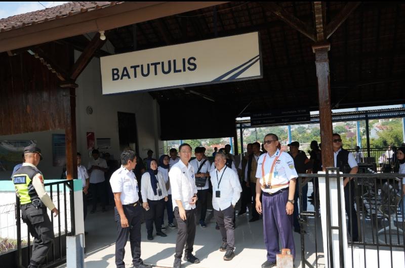 Dirjen Perkeretaapian dan KAI saat meninjau Stasiun Batutulis, Bogor