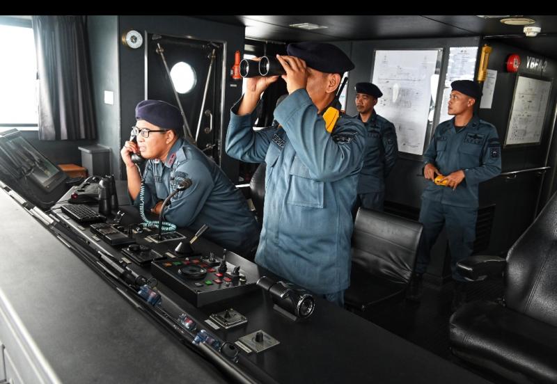 Pemantauan dan pencarian via laut