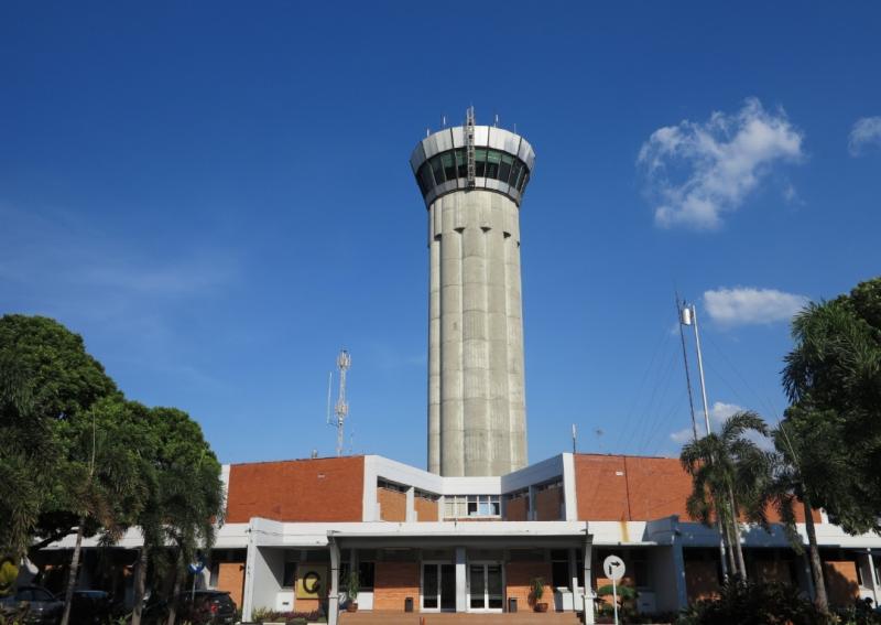 Tower untuk pengaturan lalin udara