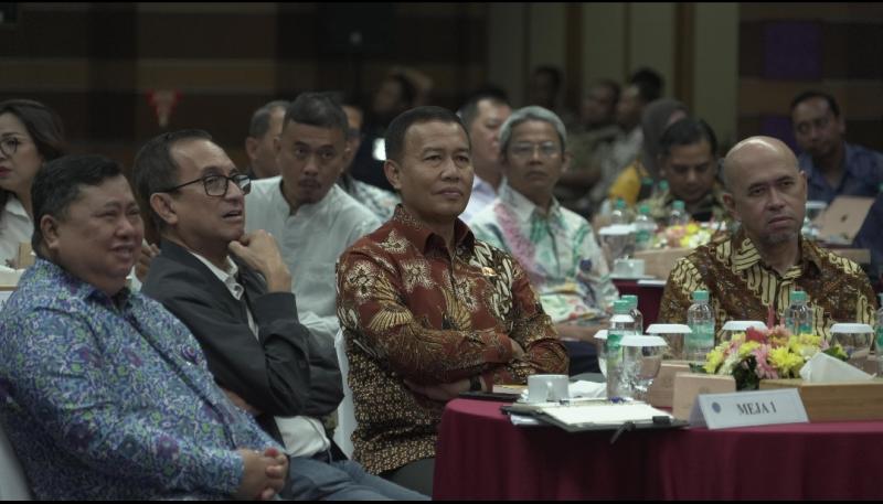 Dirjen Hubdat bersama Sesditjen Hubdat dan para palar