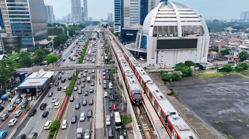 LRT Jabodebek menjadi solusi transportasi ramah lingkungan di tengah meningkatnya perubahan anomali iklim. 