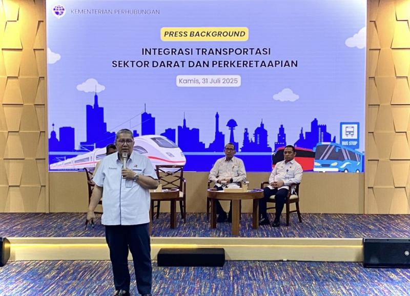 Dirjen Intram saat paparan