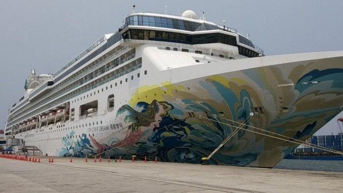 Kapal Pesiar Dream Cruise Sandar di Pelabuhan Tanjung Priok