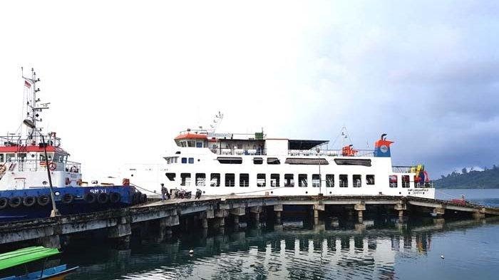 Penumpang Kapal Feri di Simeulue Turun 40 Penumpang Kapal Feri di Simeulue Turun 40