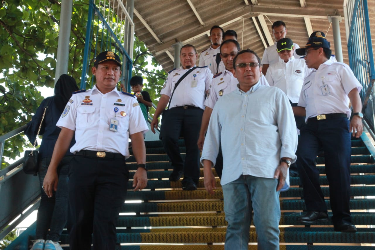 Dirjen Hubdat Truk  ODOL Dilarang Masuk Pelabuhan 